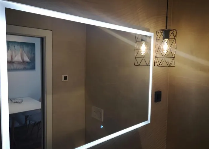 Croatica With Garage 公寓