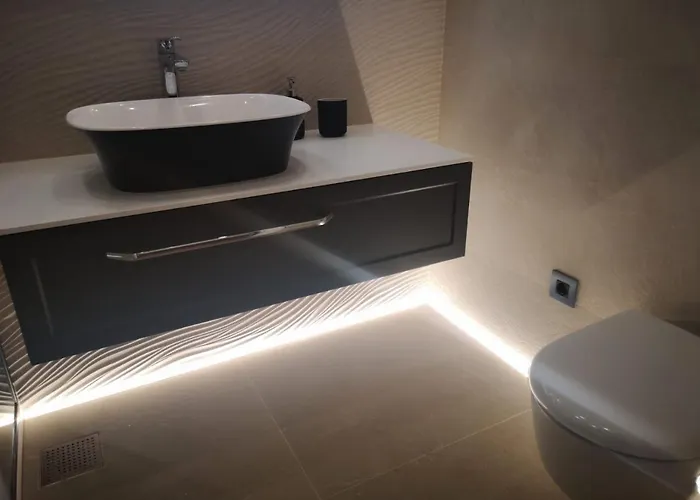 公寓 Croatica With Garage